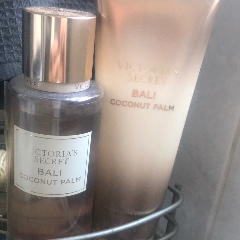 Victoria’s Secret Bali Coconut Palm body mist duo.